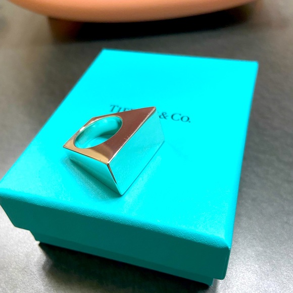 Tiffany & Co. Jewelry - Tiffany & Co, out of retirement rectangle ring, size 6